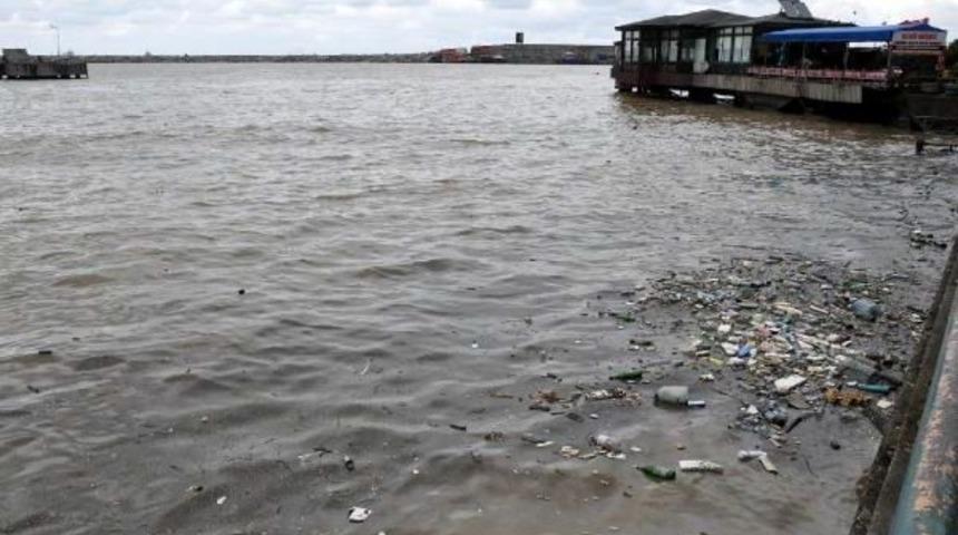 Zonguldak Limanı &Ccedil;&ouml;pl&uuml;ğe D&ouml;nd&uuml;