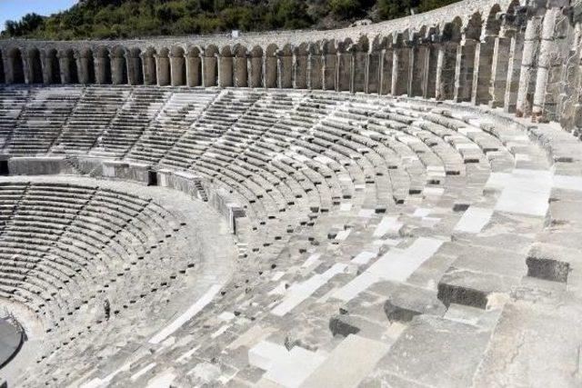 Aspendos'ta Denetçi Arkeolog Şikayetçi Olmuş