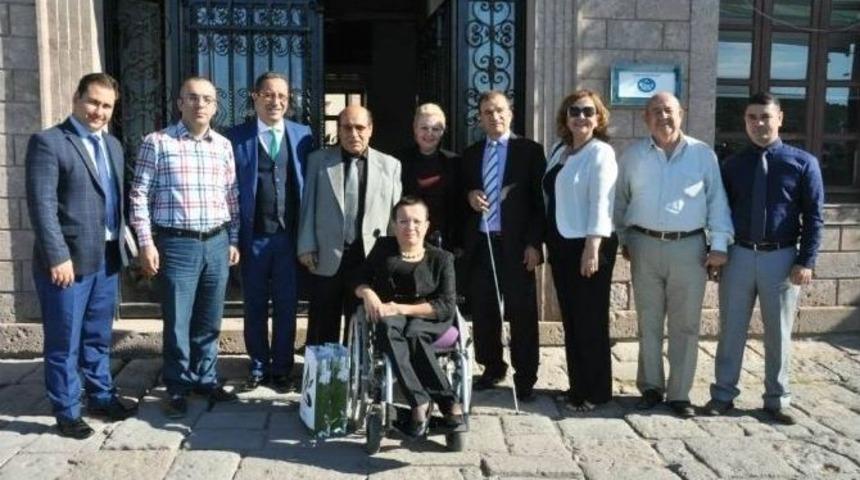 T&uuml;rkiye Engelliler Konfederasyonu Başkanı &Ccedil;elebi&rsquo;den Ayvalık Belediyesine Teşekk&uuml;r