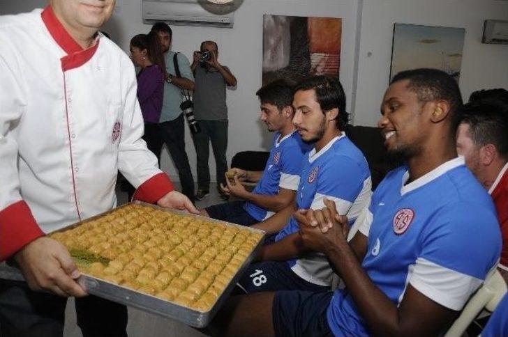 Antalyasporlu Eto’o 3 Kilo Verdi G2