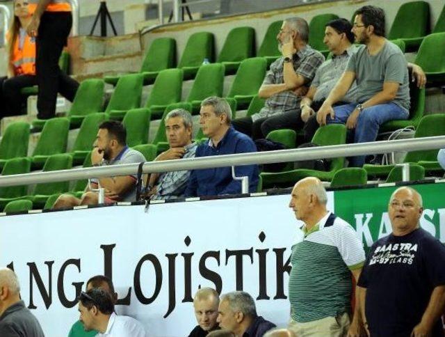 Pınar Karşıyaka - Rönesans Ted Ankara Kolejliler: 73-65