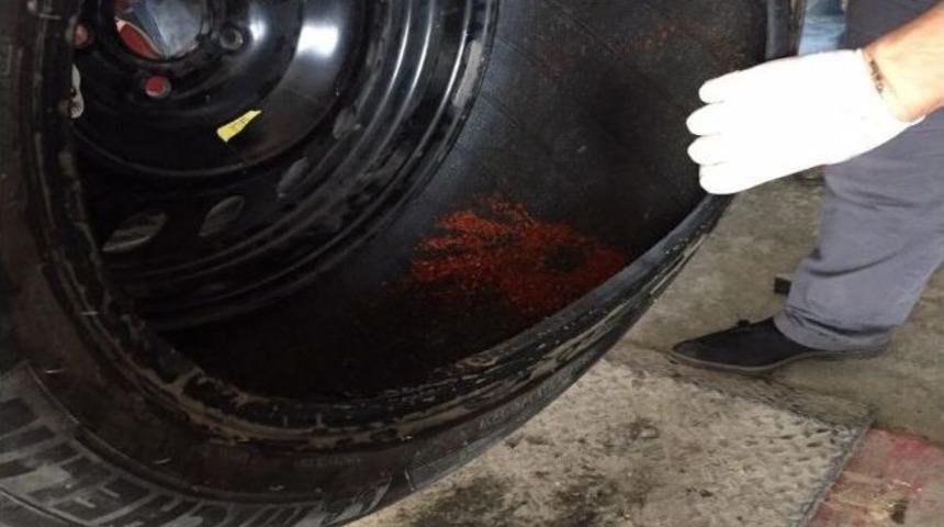 Bin 100 Kilometre Yakalanmadılar, İzmir&rsquo;de Polis Yakaladı