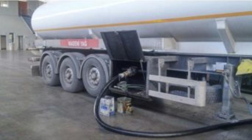 İzmir&rsquo;de 61 Bin Litre Ka&ccedil;ak Akaryakıt Ele Ge&ccedil;irildi