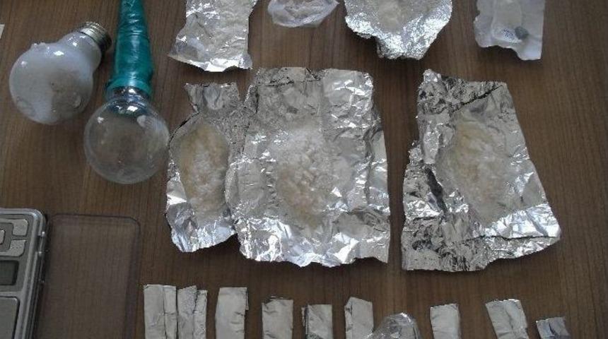 Sarız&rsquo;da Uyuşturucu Madde Ve Silah Ele Ge&ccedil;irildi