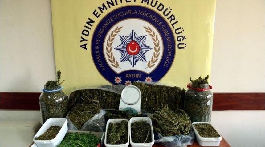 &Ouml;ğrencileri Zehirlemek İsterken Polise Yakalandılar