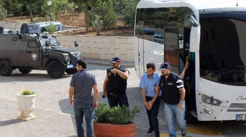 Siirt&rsquo;te G&ouml;zaltına Alınan 10 Kişi Adli Makamlara Sevk Edildi