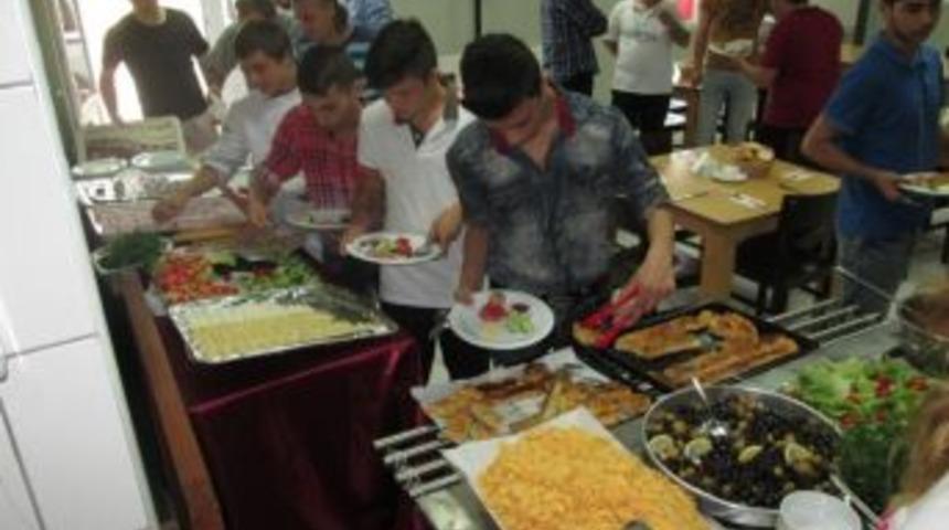 Beyaz Kalplerde Mezuniyet Kahvaltısı