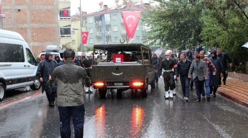 Şehit Astsubay İ&ccedil;in Baba Ocağında Helallik Alındı