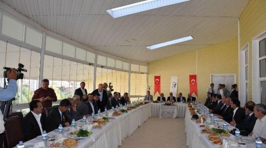 K&uuml;lt&uuml;r Ve Turizm Bakanı Yal&ccedil;ın Top&ccedil;u: