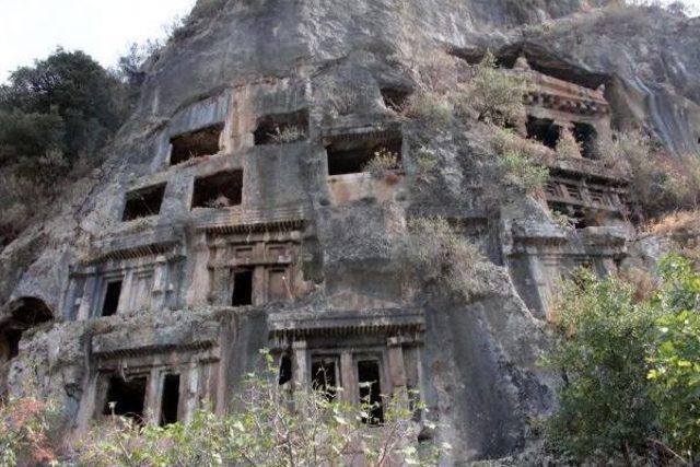 2,400-Year-Old Tombs Turned Into Warehouse In Touristic Fethiye