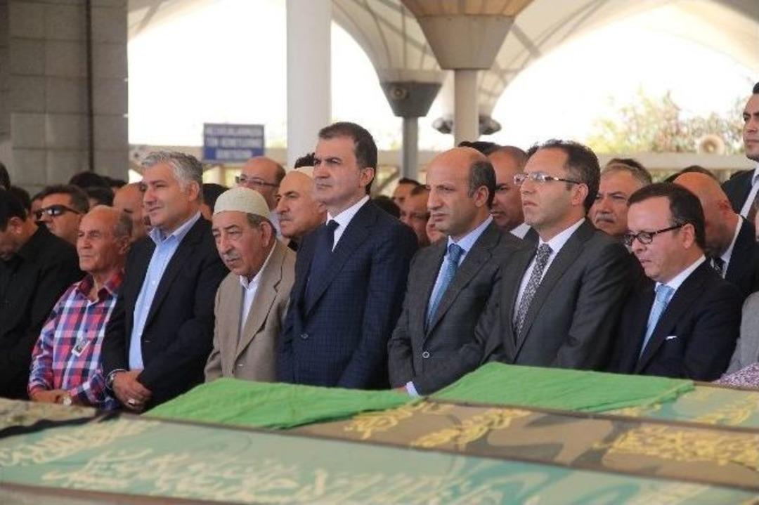 Otob&uuml;s Kazasında Hayatını Kaybeden Vatandaşlar İ&ccedil;in Cenaze Namazı Kılındı