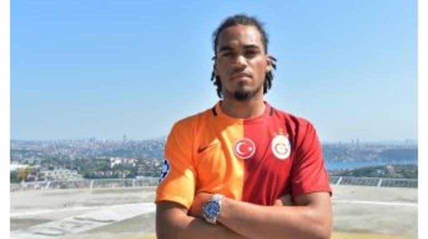 Denayer Ve Cavanda&rsquo;ya Milli M&uuml;jde