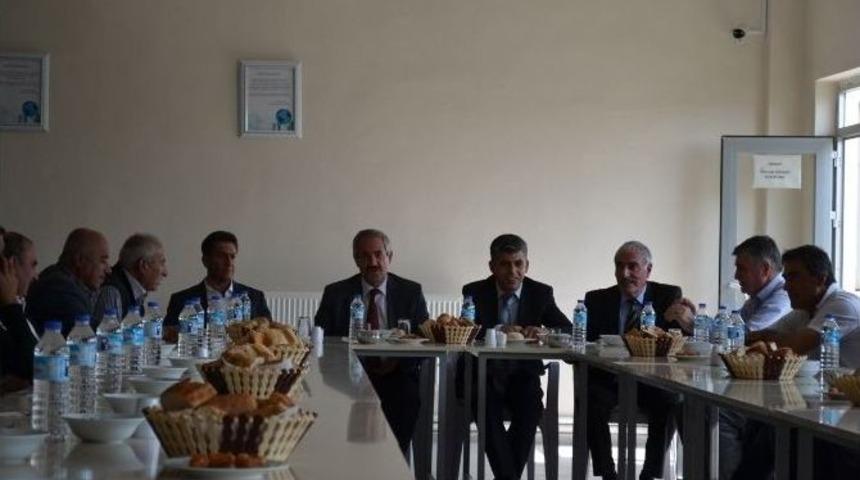 Başkan G&uuml;rsoy Ak Partilileri Bir Araya Getirdi