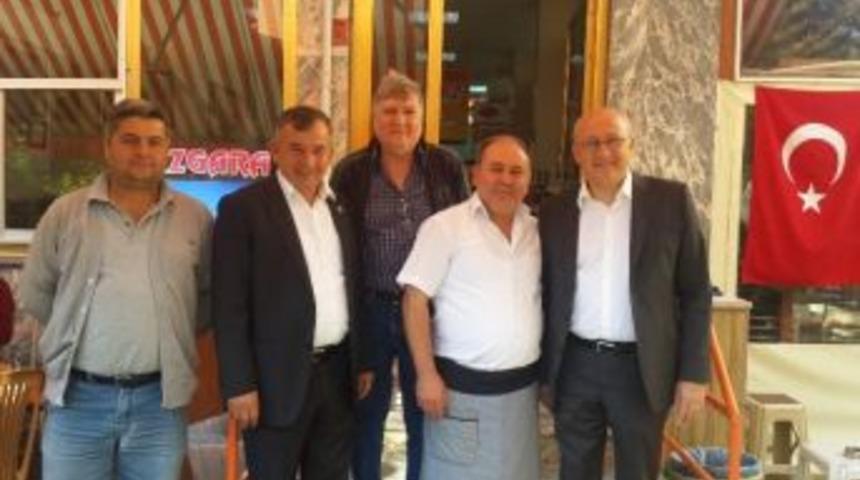 &Ccedil;akır&ouml;zer, Kampanya Sabahına Esnaf Lokantasında Başladı