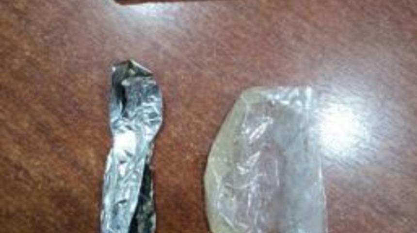 Ş&uuml;pheli Şahsın &Uuml;zerinde 60 Gram Eroin Ele Ge&ccedil;irildi