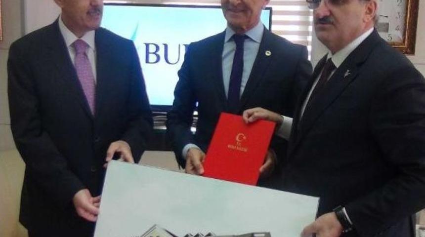 Hayırsever Işadamı, Y&uuml;zme Havuzlu Okul Yaptıracak