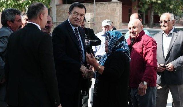 Yozgat Bağımsız Milletvekili Adayı Kayalar&rsquo;a Yenifakılı&rsquo;da Coşkulu Karşılama 2