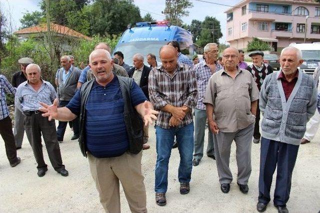 Sürekli Kaza Olan Yolda Önlem Alınmasını İstediler