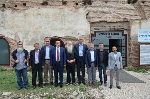 Başpiskopos Ayasofya’da Cuma Namazı Kıldı