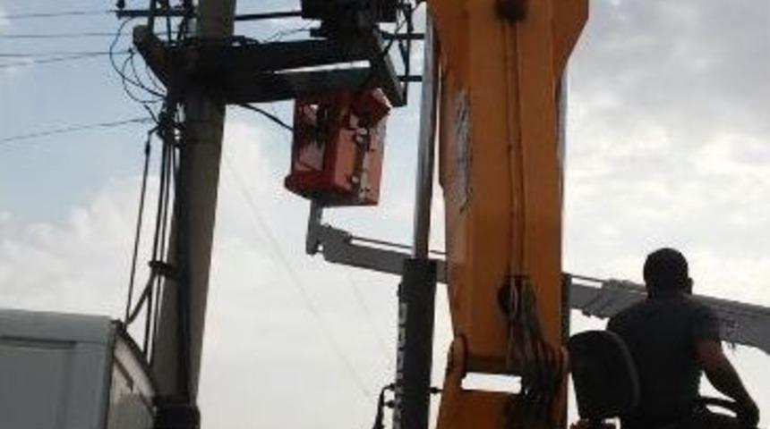 Şırnak&rsquo;ta Tahrip Olan Elektrik Hatlarının Onarımına Başlandı