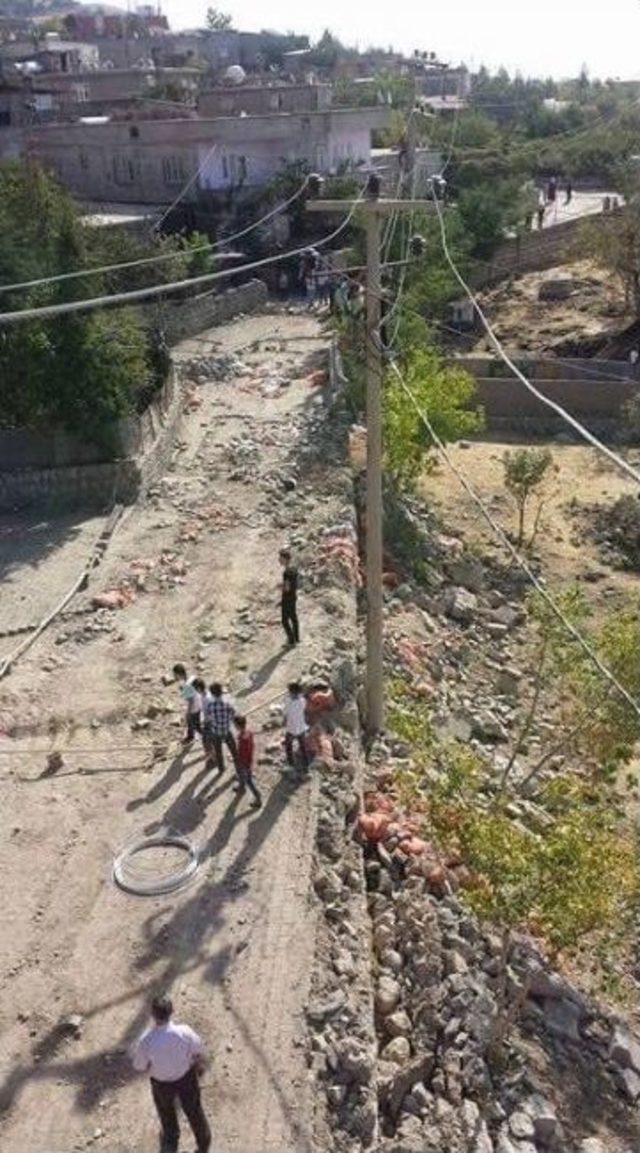 Şırnak’ta Tahrip Olan Elektrik Hatlarının Onarımına Başlandı