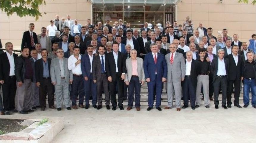 Ak Parti Milletvekilleri Muhtarlarla Buluştu