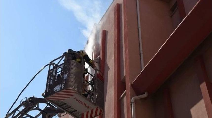 Aliağa&rsquo;da Ger&ccedil;eği Aratmayan Yangın Tatbikatı