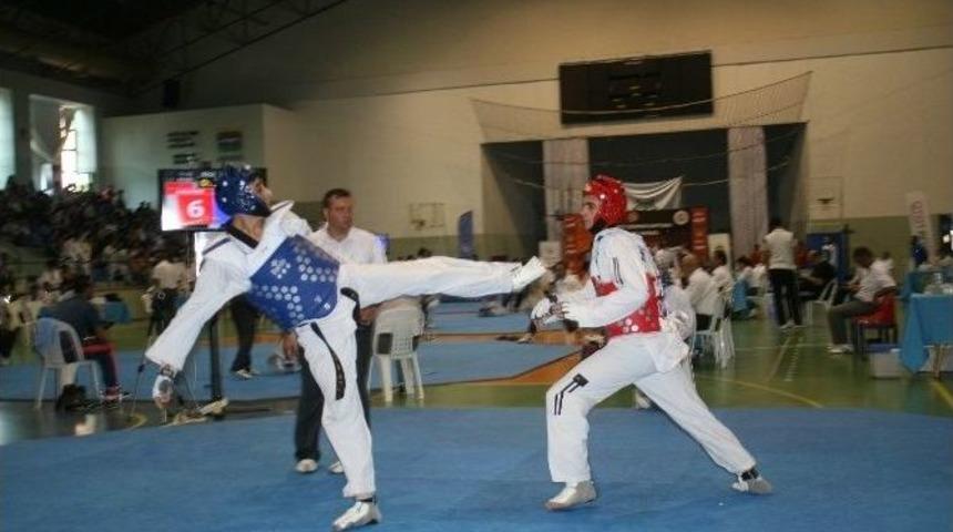 &Uuml;mitler T&uuml;rkiye Tekvando Şampiyonası Marmaris&rsquo;te Başladı