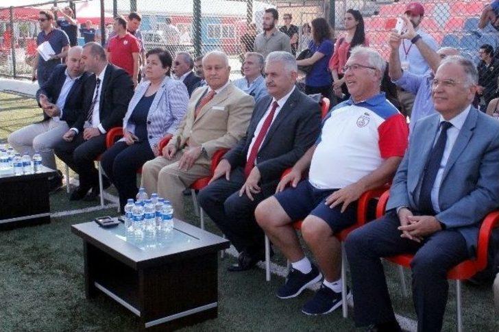 Barış Güvercinleri Bu Kez Selçuk Efes Spor Tesislerinden Uçuruldu G4