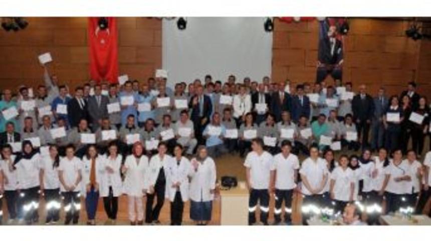 Hasta Ve Yaşlı Refakat&ccedil;i Kursuna Katılan 66 Kursiyer Sertifikalarını Aldı