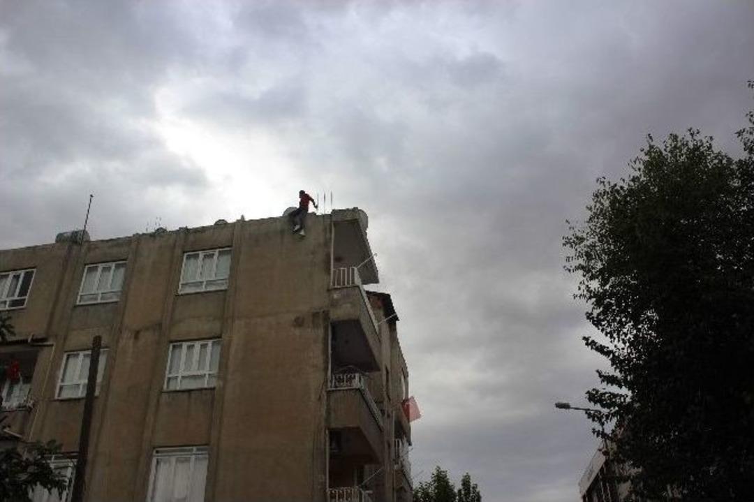 &Ccedil;ocuğunu Alamayınca İntihar Etmek İstedi