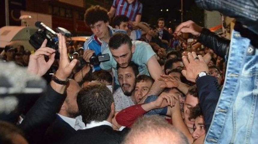 Shota, Kızgın Taraftarların Arasına Girdi