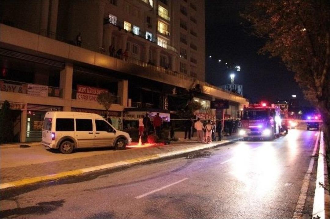 Beylikd&uuml;z&uuml;&rsquo;nde İki Katlı Restoran Kundaklandı