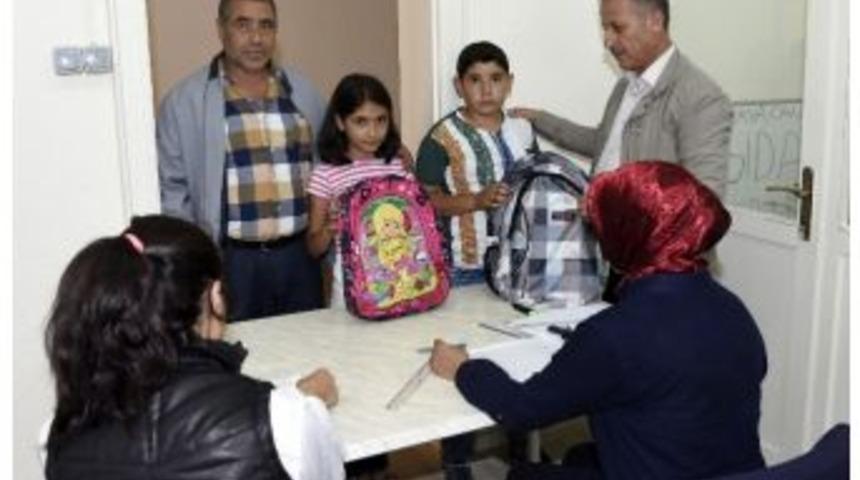 Mamak Belediyesi&rsquo;nden 2 Bin &Ouml;ğrenciye Kırtasiye Desteği