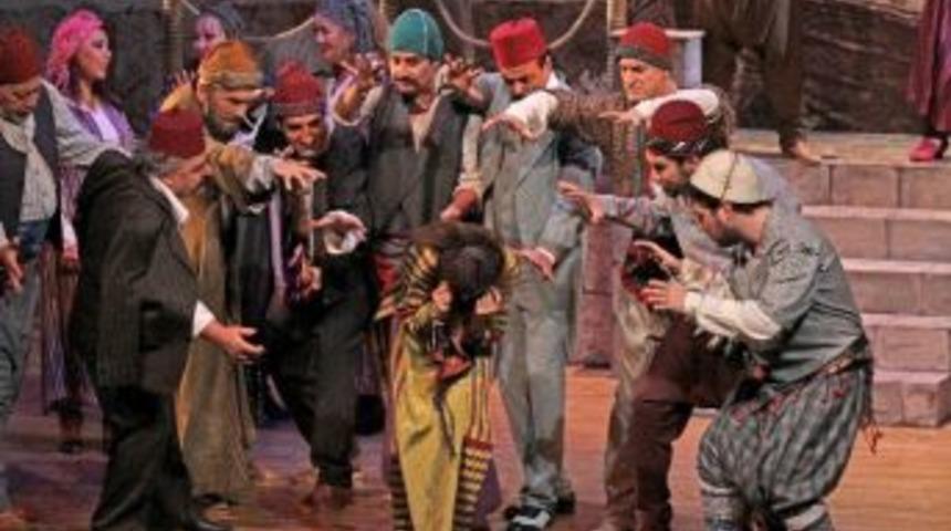 Tiyatro Oscarları Karşıyaka&rsquo;da Sahiplerini Bulacak