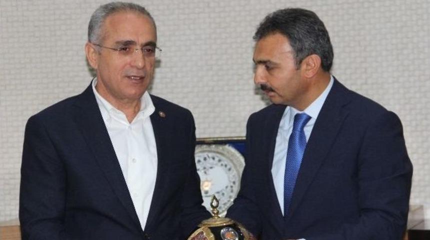 K&uuml;lt&uuml;r Ve Turizm Bakanı Yal&ccedil;ın Top&ccedil;u: