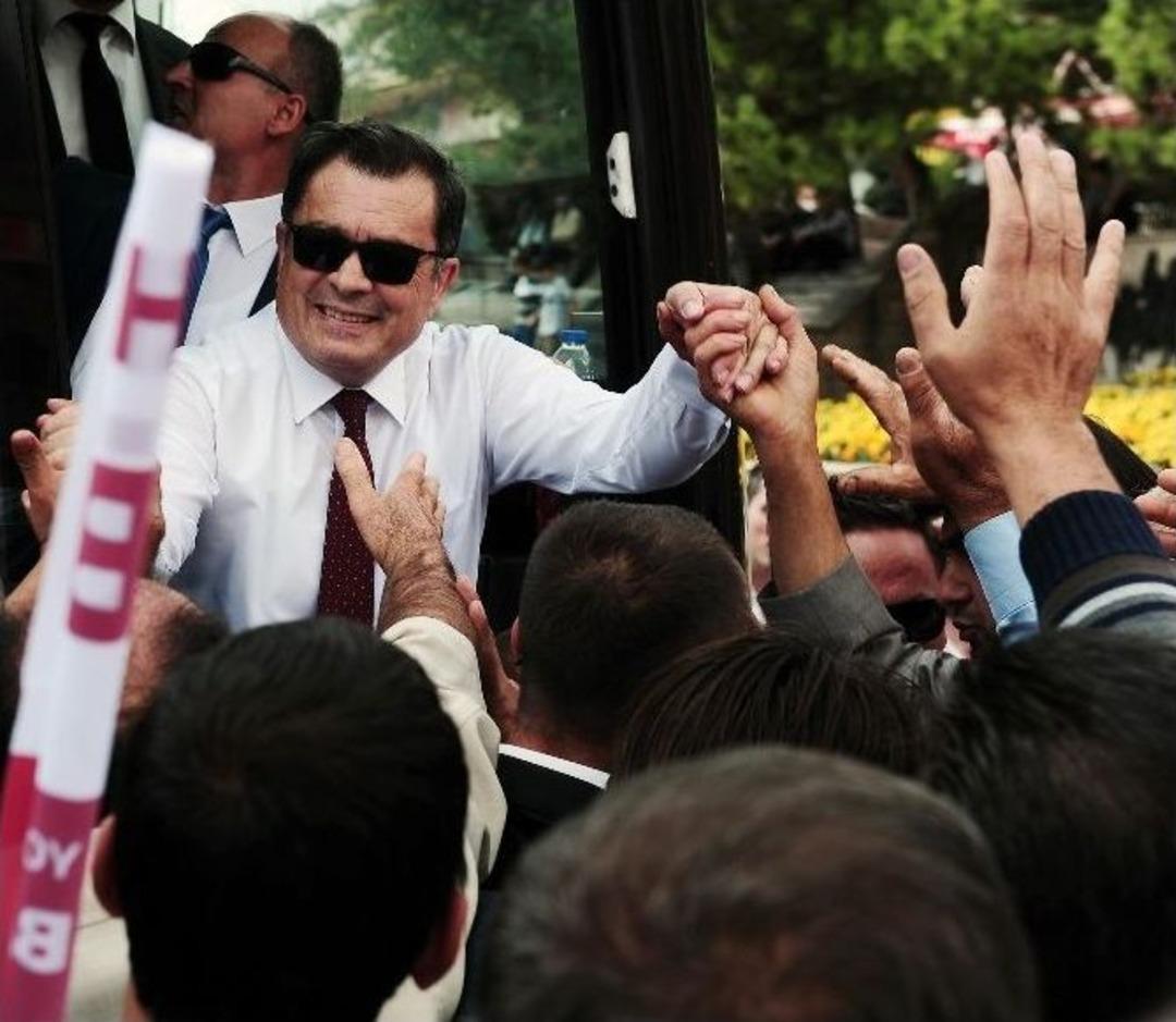 Yozgat Bağımsız Milletvekili Adayı Kayalar, Yozgat&rsquo;ta Başbakan Gibi Karşılandı