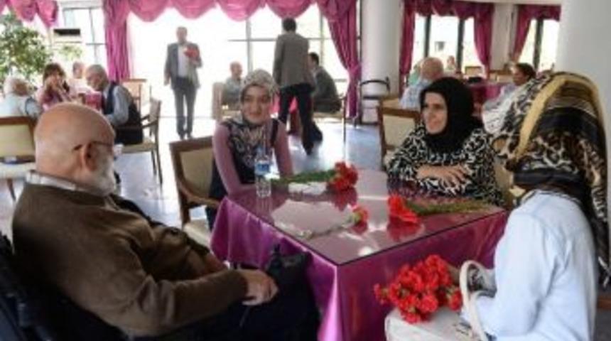 Gen&ccedil; Memur-sen&rsquo;liler Yaşlıları Unutmadı