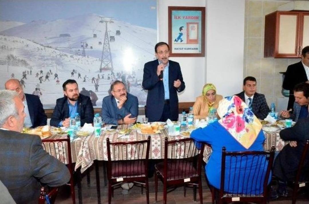 Ak Parti Milletvekili Adayları Paland&ouml;ken&rsquo;in Muhtarlarıyla İstişare Ettiler