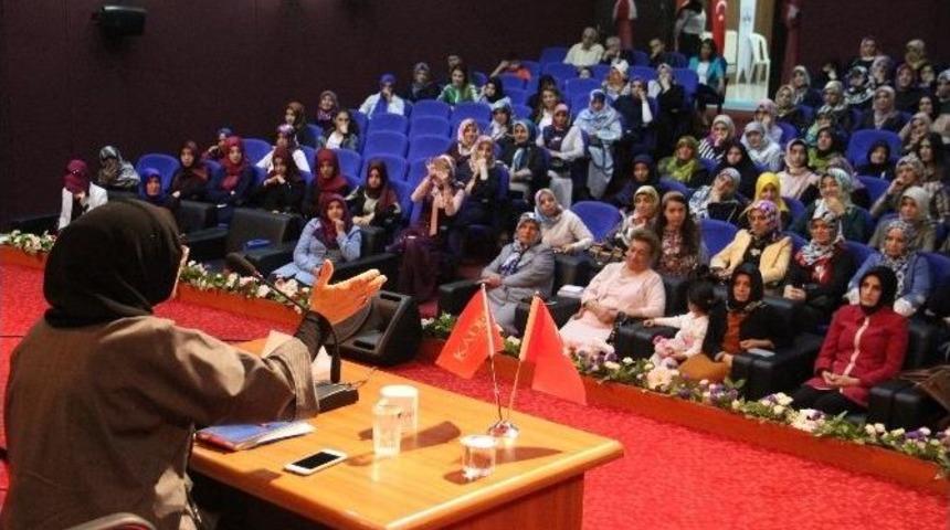 Semavi Dinlerde Kadın Tasavvuru Semineri Yapıldı