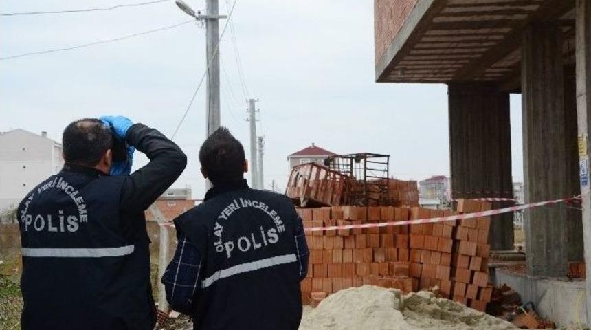 Başına Tuğla Dolu Sepet D&uuml;şt&uuml;