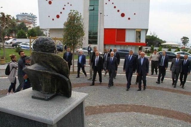 Bakan İpek, Ysk’nın Sandık Kararını Değerlendirdi