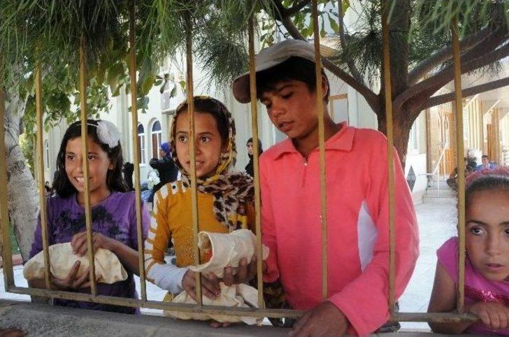 Mültecilerin Cami Avlusunda Yaşam Mücadelesi G2