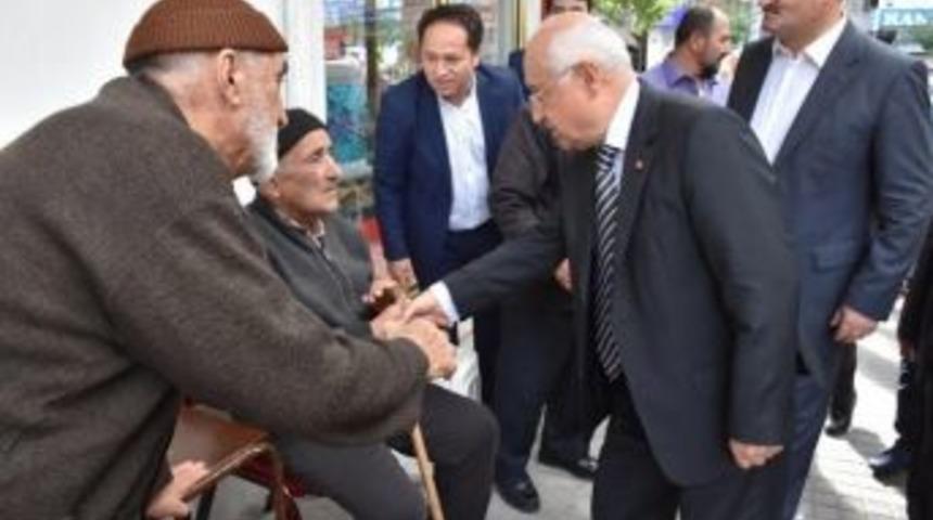 Cemil &Ccedil;i&ccedil;ek, Kızılcahamam&rsquo;da G&uuml;ndemi Değerlendirdi