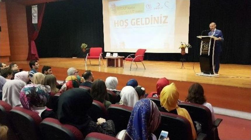 &Uuml;nl&uuml; Yazar Kaleme Aldığı Romanını Kitapseverler İ&ccedil;in Okudu