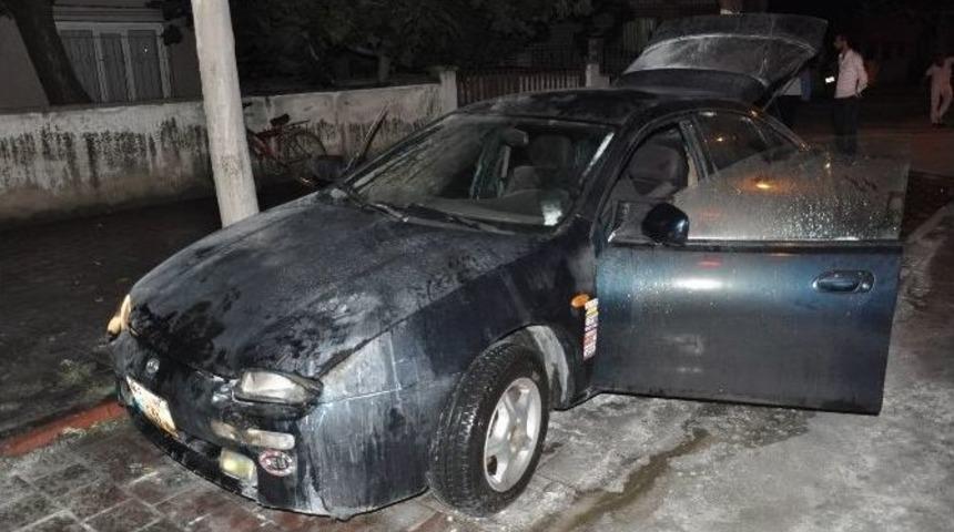 Kundaklanan Ara&ccedil; Alev Alev Yandı