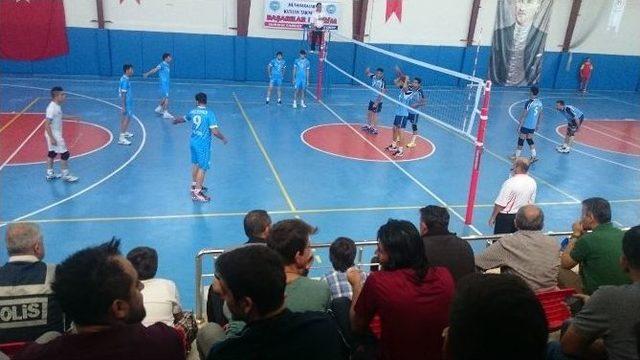 Develi’de Voleybol Turnuvası Düzenledi