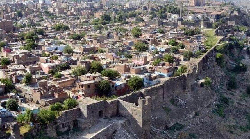 Sur İlçesindeki Çatışmalar Tarihi Vurdu