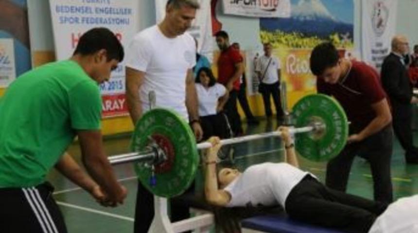 Bedensel Engelliler Halter T&uuml;rkiye Şampiyonası Aksaray&rsquo;da Yapıldı