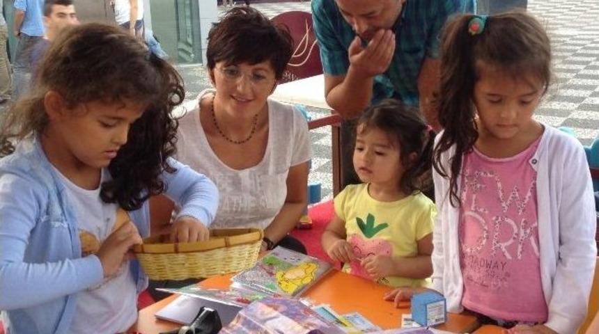 Defter Kaplama Etkinliği Yoğun İlgi G&ouml;rd&uuml;